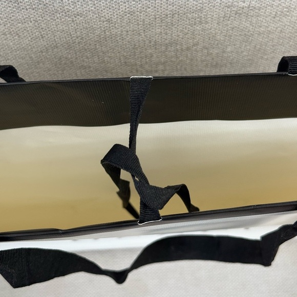 Gucci White and Black Shopping Bag - Picture 4 of 4